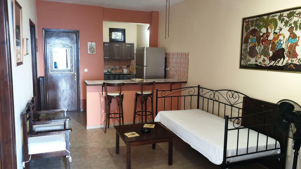Atisis Apartment *